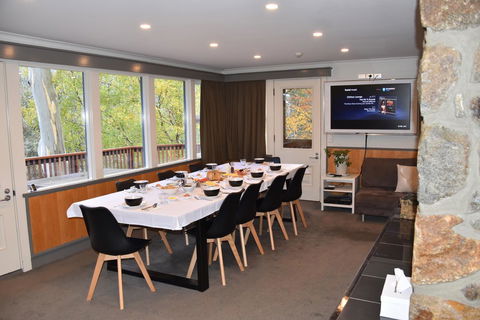 Pure Chalet Thredbo - E Caravan Parks 3