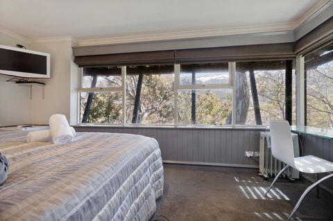 Pure Chalet Thredbo - E Caravan Parks 28