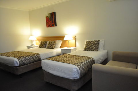 Albury Burvale Motor Inn - E Caravan Parks 17