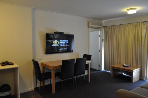 Albury Burvale Motor Inn - E Caravan Parks 20
