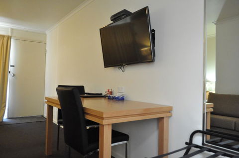 Albury Burvale Motor Inn - E Caravan Parks 28