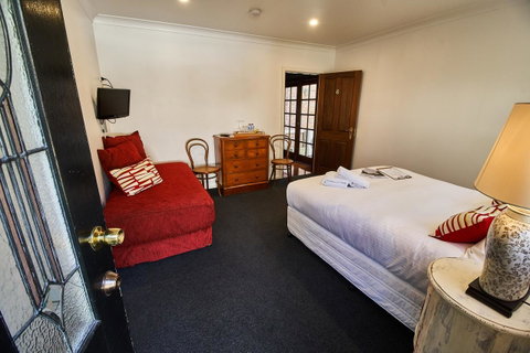 The Bronte Boutique Hotel - E Caravan Parks 8