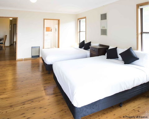 Villa Blue - E Caravan Parks 9