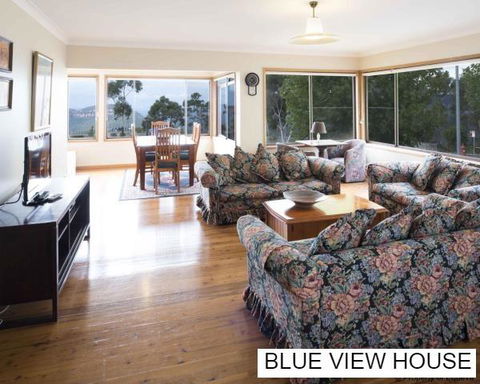 Villa Blue - E Caravan Parks 1