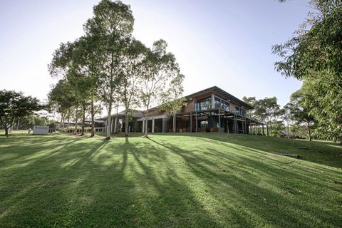 180Â° Water View Three Bedroom (wooden Furniture) - E Caravan Parks 13