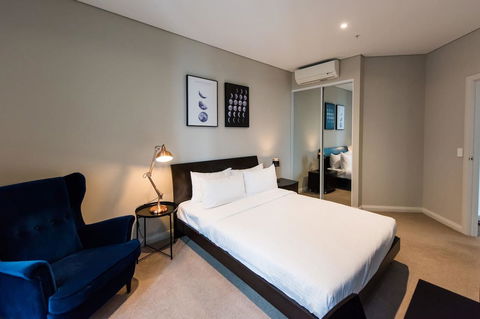 180Â° Water View Three Bedroom (wooden Furniture) - E Caravan Parks 8