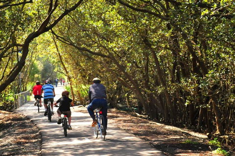 180Â° Water View Three Bedroom (wooden Furniture) - E Caravan Parks 5