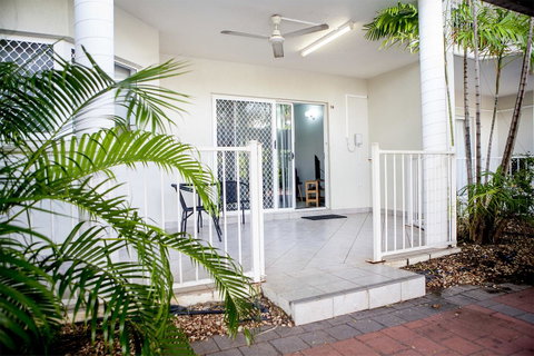 Nightcliff Foreshore Getaway - McKay Gardens - E Caravan Parks 5