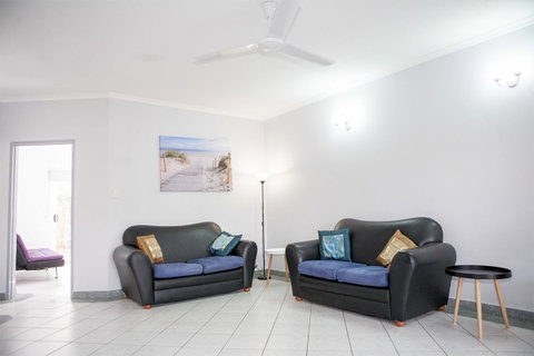 Nightcliff Foreshore Getaway - McKay Gardens - E Caravan Parks 9