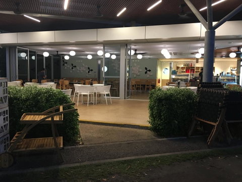Nightcliff Foreshore Getaway - McKay Gardens - E Caravan Parks 21
