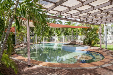 Nightcliff Foreshore Getaway - McKay Gardens - E Caravan Parks 1