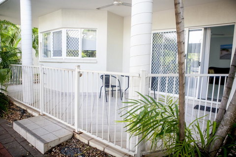 Nightcliff Foreshore Getaway - McKay Gardens - E Caravan Parks 4