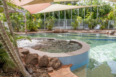 Nightcliff Foreshore Getaway - McKay Gardens - E Caravan Parks 0