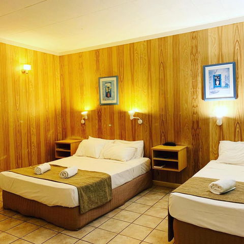 Pine Tree Motel - E Caravan Parks 21