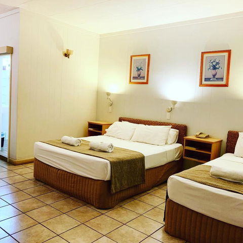Pine Tree Motel - E Caravan Parks 24