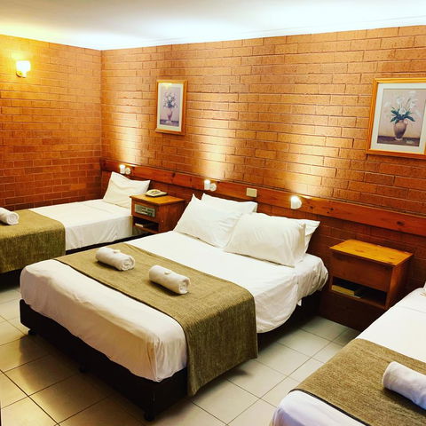 Pine Tree Motel - E Caravan Parks 19