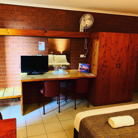 Pine Tree Motel - E Caravan Parks 30