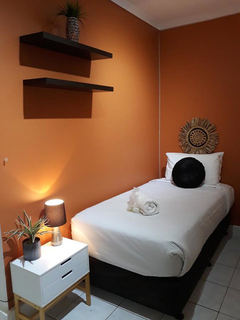 Central Studio, Darwin CBD Northern Territory - E Caravan Parks 2