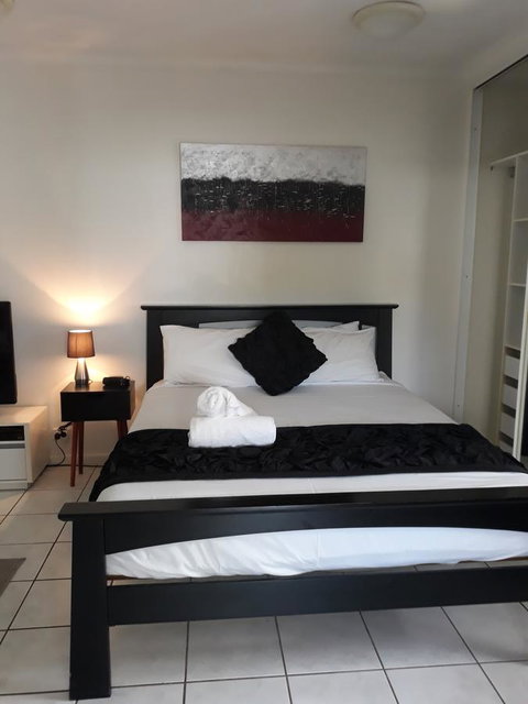Central Studio, Darwin CBD Northern Territory - E Caravan Parks 1