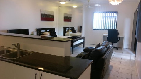 Central Studio, Darwin CBD Northern Territory - E Caravan Parks 5