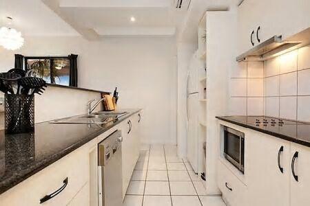 Central Studio, Darwin CBD Northern Territory - E Caravan Parks 7