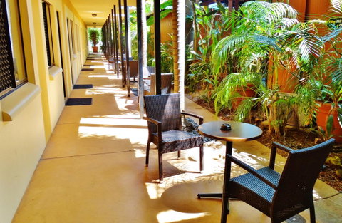 Palms City Resort - E Caravan Parks 16