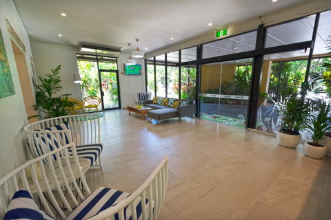 Palms City Resort - E Caravan Parks 21
