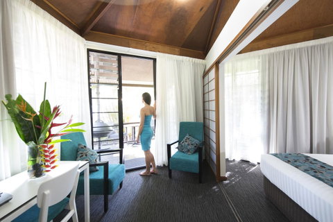 Palms City Resort - E Caravan Parks 0