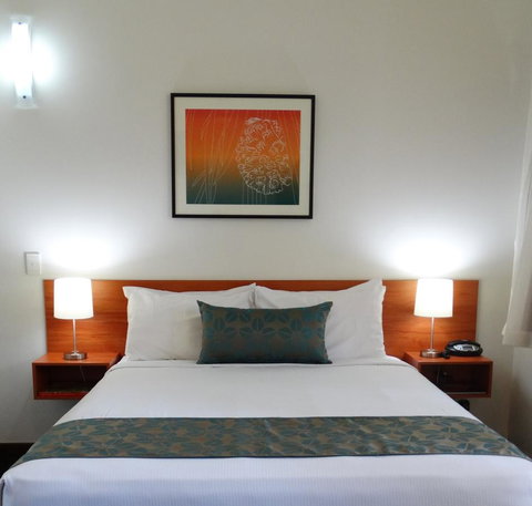 Palms City Resort - E Caravan Parks 10