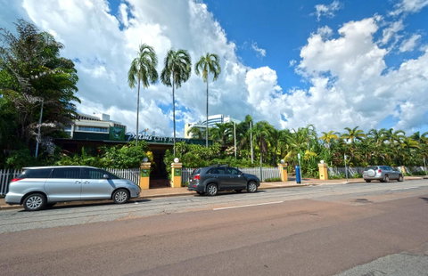 Palms City Resort - E Caravan Parks 25