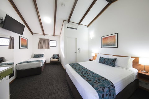 Palms City Resort - E Caravan Parks 43