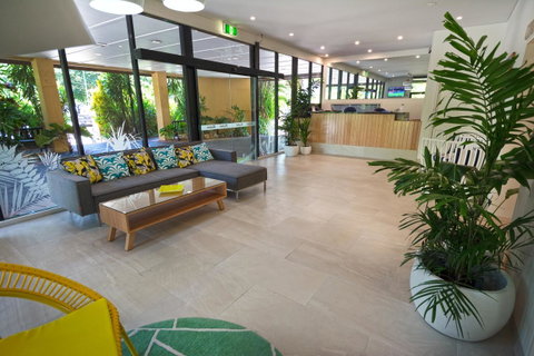 Palms City Resort - E Caravan Parks 22