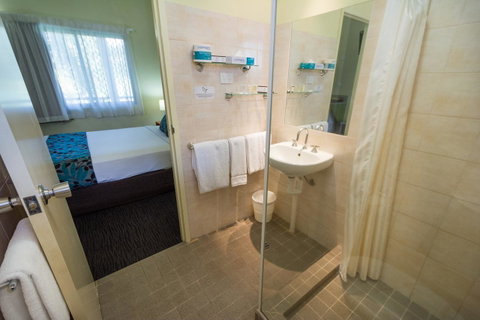 Palms City Resort - E Caravan Parks 32