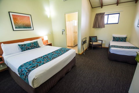 Palms City Resort - E Caravan Parks 33