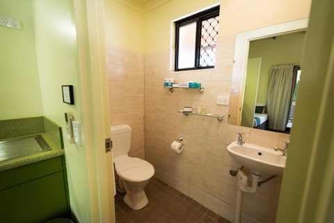 Palms City Resort - E Caravan Parks 27