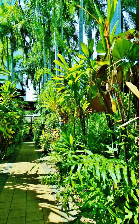 Palms City Resort - E Caravan Parks 14