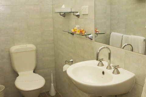 Palms City Resort - E Caravan Parks 18
