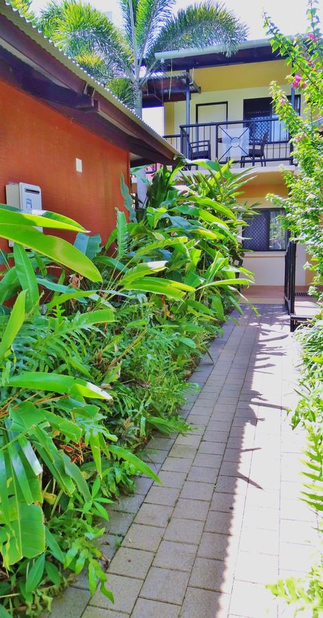 Palms City Resort - E Caravan Parks 7