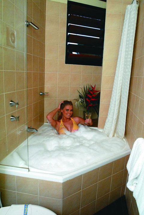 Palms City Resort - E Caravan Parks 19