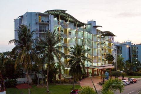 Cullen Bay Resorts - E Caravan Parks 11