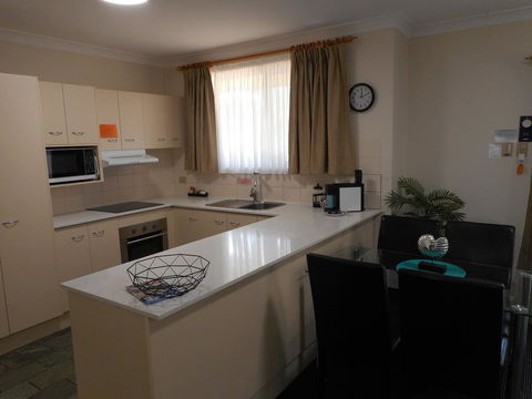 Beaches Serviced Apartments - E Caravan Parks 26