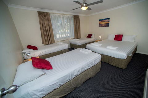 Beaches Serviced Apartments - E Caravan Parks 0