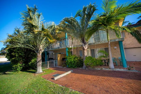 Beaches Serviced Apartments - E Caravan Parks 1