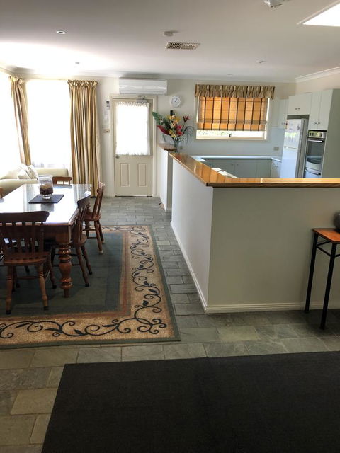 Beaches Serviced Apartments - E Caravan Parks 5