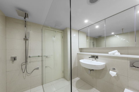 Oaks Darwin Elan Hotel - E Caravan Parks 4