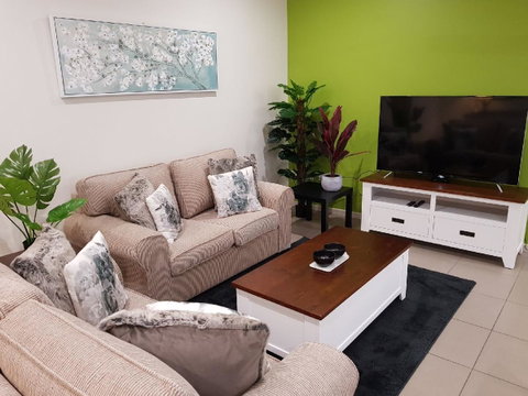 Darwin-Ocean Views, Tropical Getaway, Pool & Aircon - E Caravan Parks 3