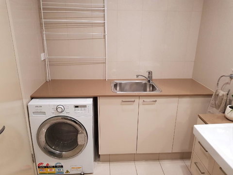 Darwin-Ocean Views, Tropical Getaway, Pool & Aircon - E Caravan Parks 16