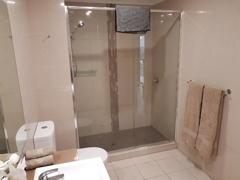 Darwin-Ocean Views, Tropical Getaway, Pool & Aircon - E Caravan Parks 15