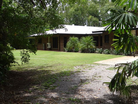 DARWIN'S SHADY ACRES RETREAT - E Caravan Parks 1