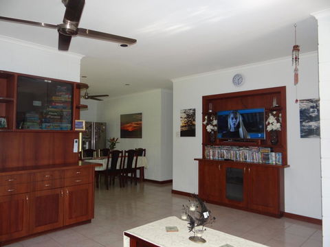 DARWIN'S SHADY ACRES RETREAT - E Caravan Parks 19